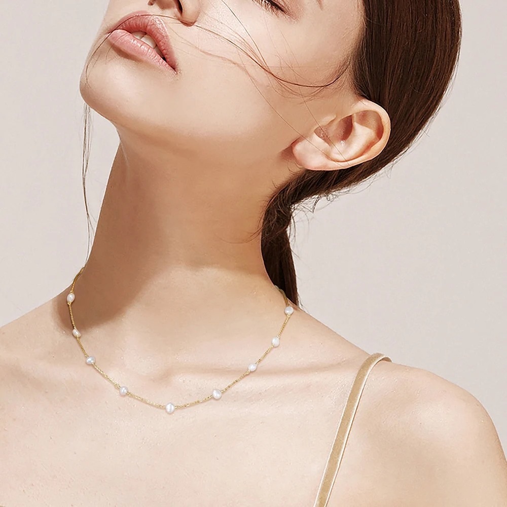 New: 14K Gold Vermeil Dainty Freshwater Pearls Necklace - Picture 4 of 7